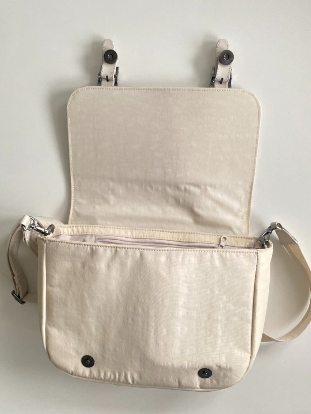 Herschel Orion Retreat Moonbeam Crossbody Bag - Picture 12 of 16